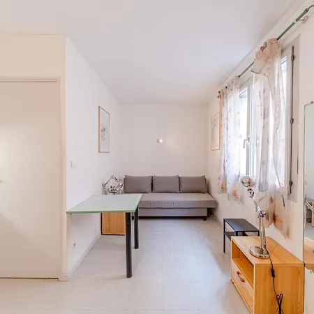 Ivry - Small And Practical Near Croix Rousse *